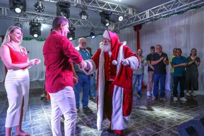 Centenas de pessoas acompanharam a Abertura do Natal em Laranjeiras do Sul